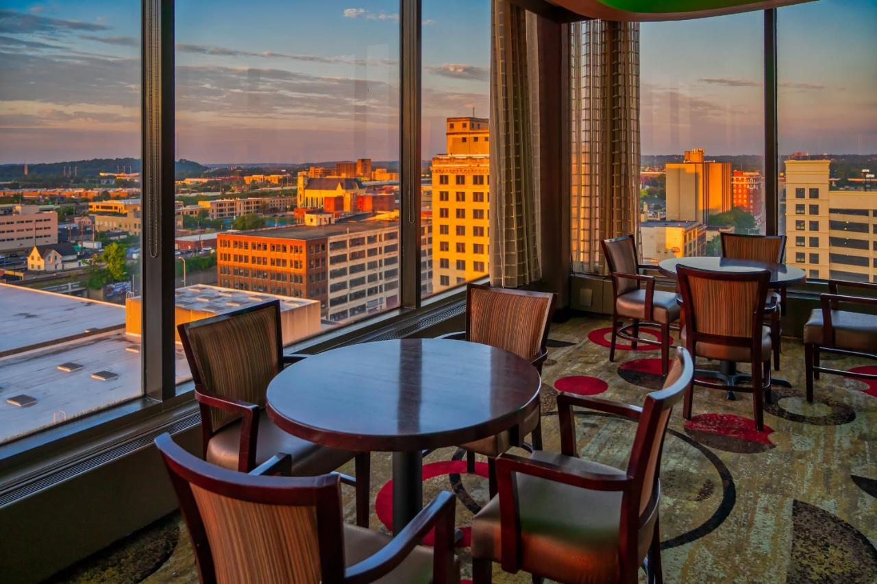 Отель Radisson Dayton Convention Center Экстерьер фото