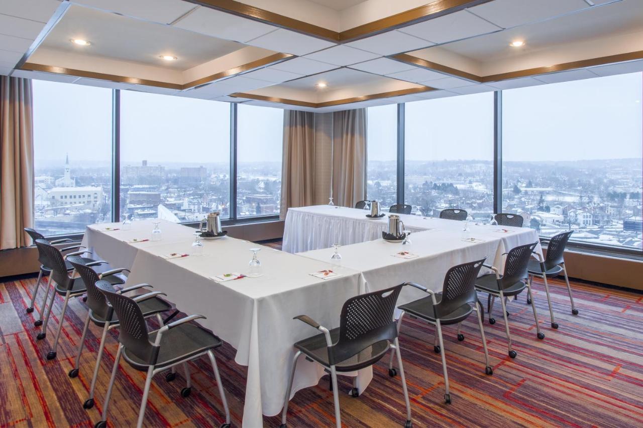 Отель Radisson Dayton Convention Center Экстерьер фото